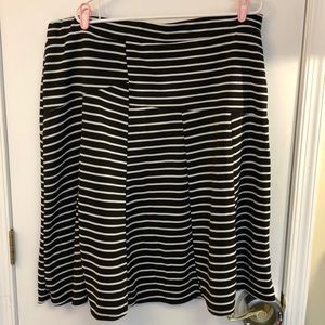 Relativity black wh. stripe stretch skirt size 3X